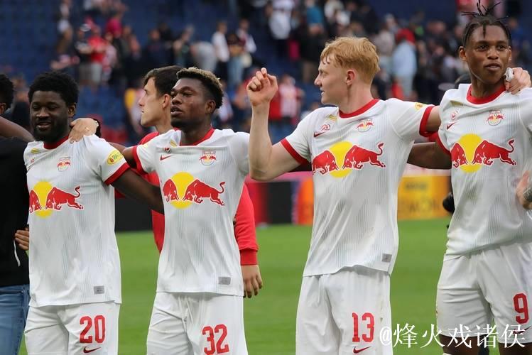 弗赖堡小胜萨尔茨堡红牛,林哈特绝杀 弗赖堡小胜萨尔茨堡红牛,林哈特绝杀