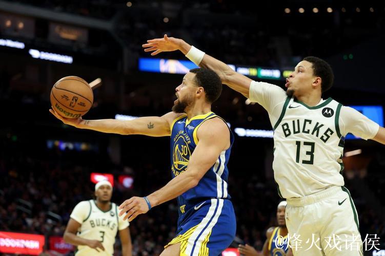 库里31+7+7力压字母哥34+10+5 勇士险胜雄鹿