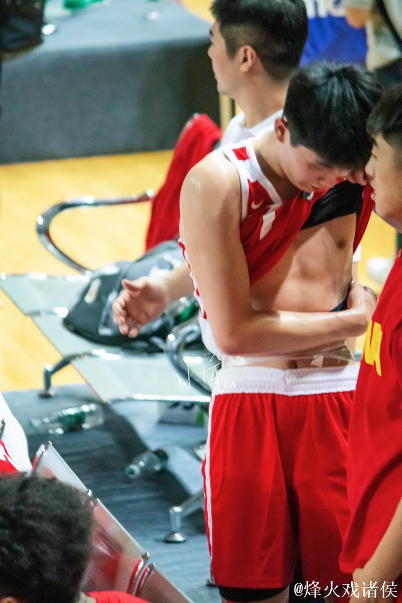 李悦洲空砍52分无果，U18男篮广东队摘得桂冠